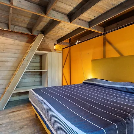 Glamping A *